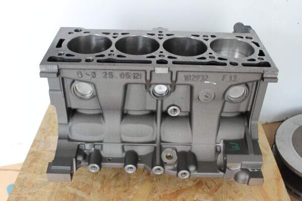 Megane 1.6 8 Valf K7M Motor Bloğu Blok 7701477409 - 110108138R-İthal