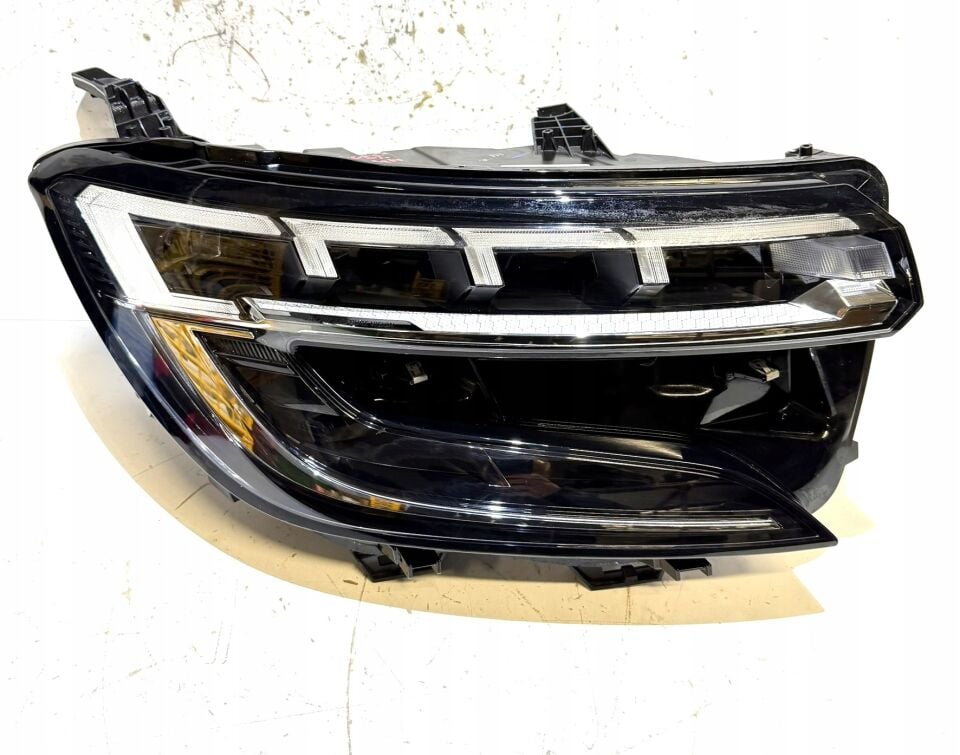 Renault Austral Sağ Far 260100650R - Hella