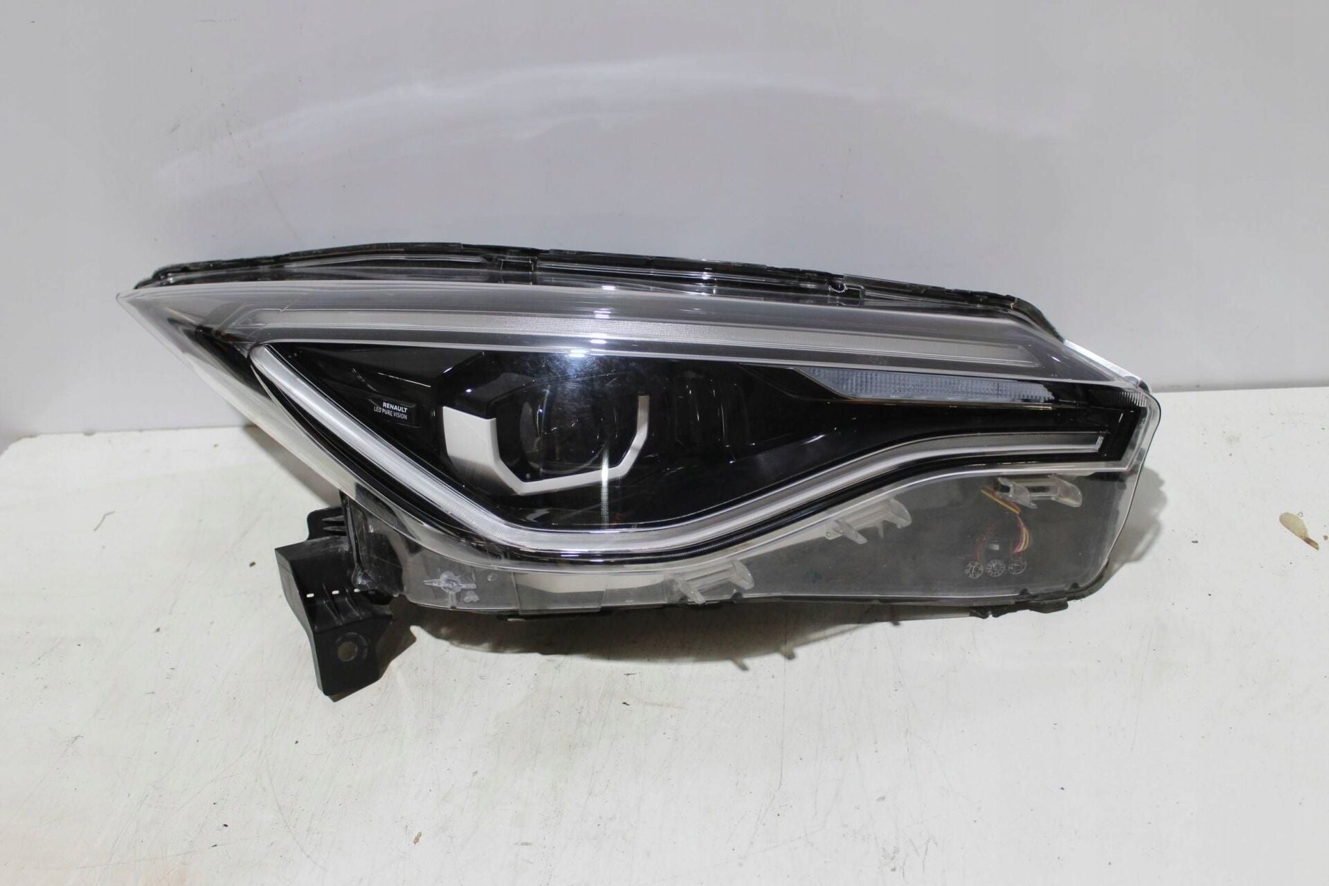 Zoe Sağ Far Lambası (Led) 260100279R -Renault Mais